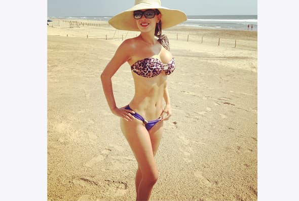 Pues disfruta de sus mejores bikinazos.