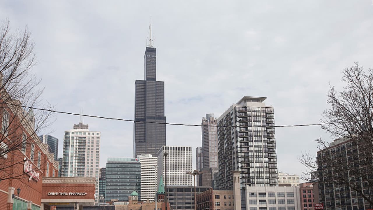 Lunes parcial a mayormente nublado y ventoso. No se descarta llovizna o copos aislados