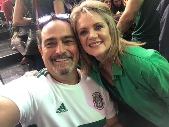 Desde hace tiempo, a la actriz no se le ha conocido públicamente alguna pareja. El año pasado, se especuló que había 
<b><a href="https://www.univision.com/famosos/no-seran-novios-pero-si-rivales-omar-fierro-le-hara-competencia-a-erika-buenfil-fotos" target="_blank">retomado un romance con Omar Fierro</a></b>, quien fue su compañero de elenco en la telenovela 
<b>Te Doy La Vida. </b>
<br>