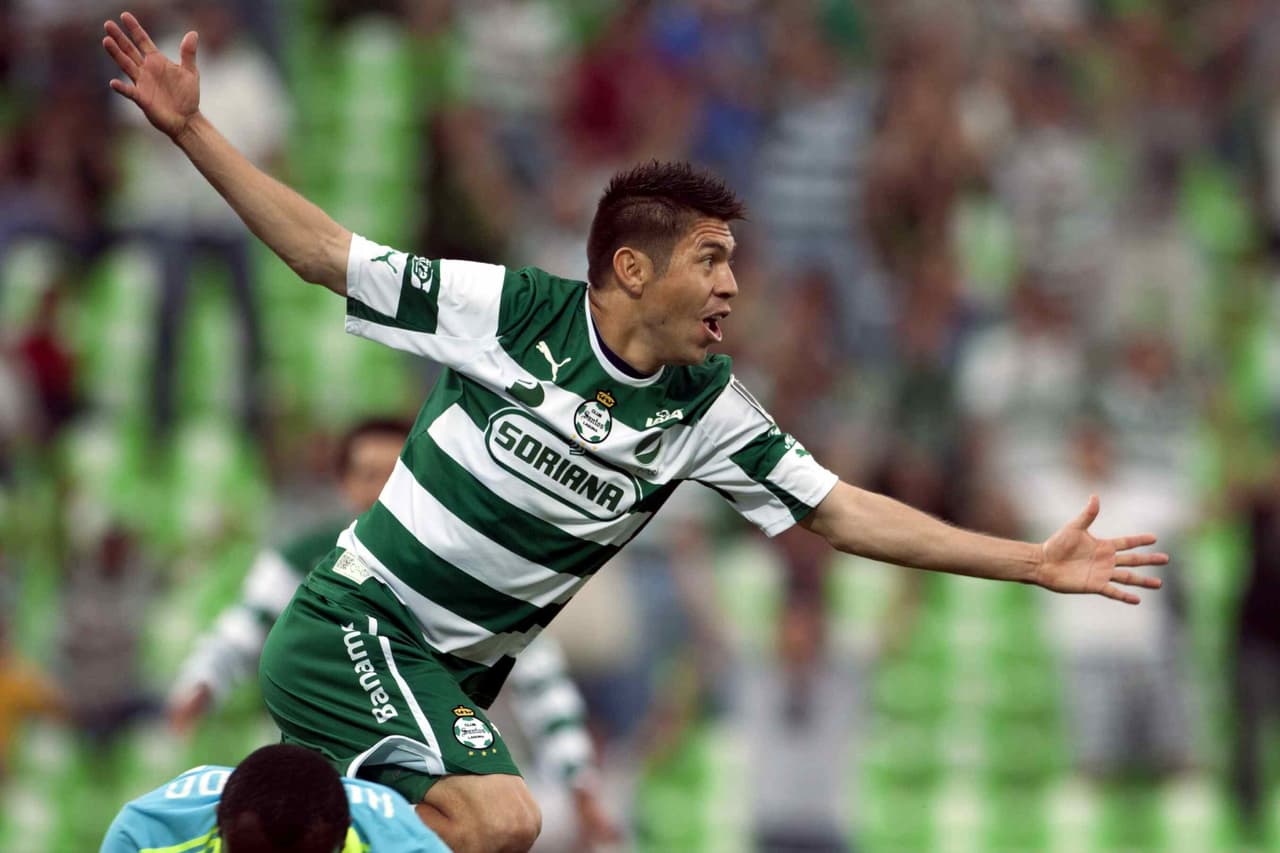 Sin duda, su mejor año fue la temporada 2011/2012 en la que consiguió anotar la impresionante cifra de 35 goles y aportar 13 asistencias en 48 partidos disputados.