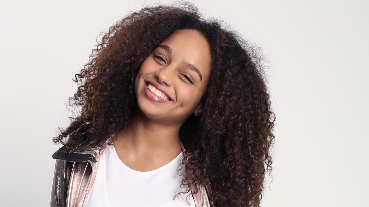 Alondra es una experta bailando. Su voz también ha cautivado a sus seguidores.