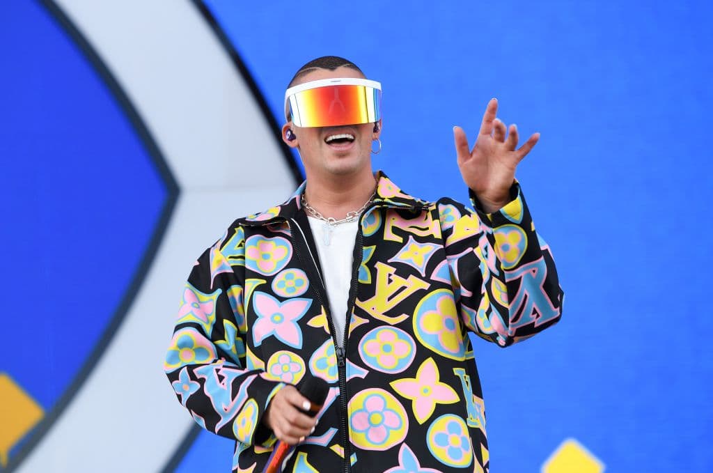 El cantante puertoriqueño definitivamente tenía que estar en esta lista, pues logró que su álbum íntegro en español, ocupara los primeros puestos en Billboard y mayores reproducciones en Spotify.