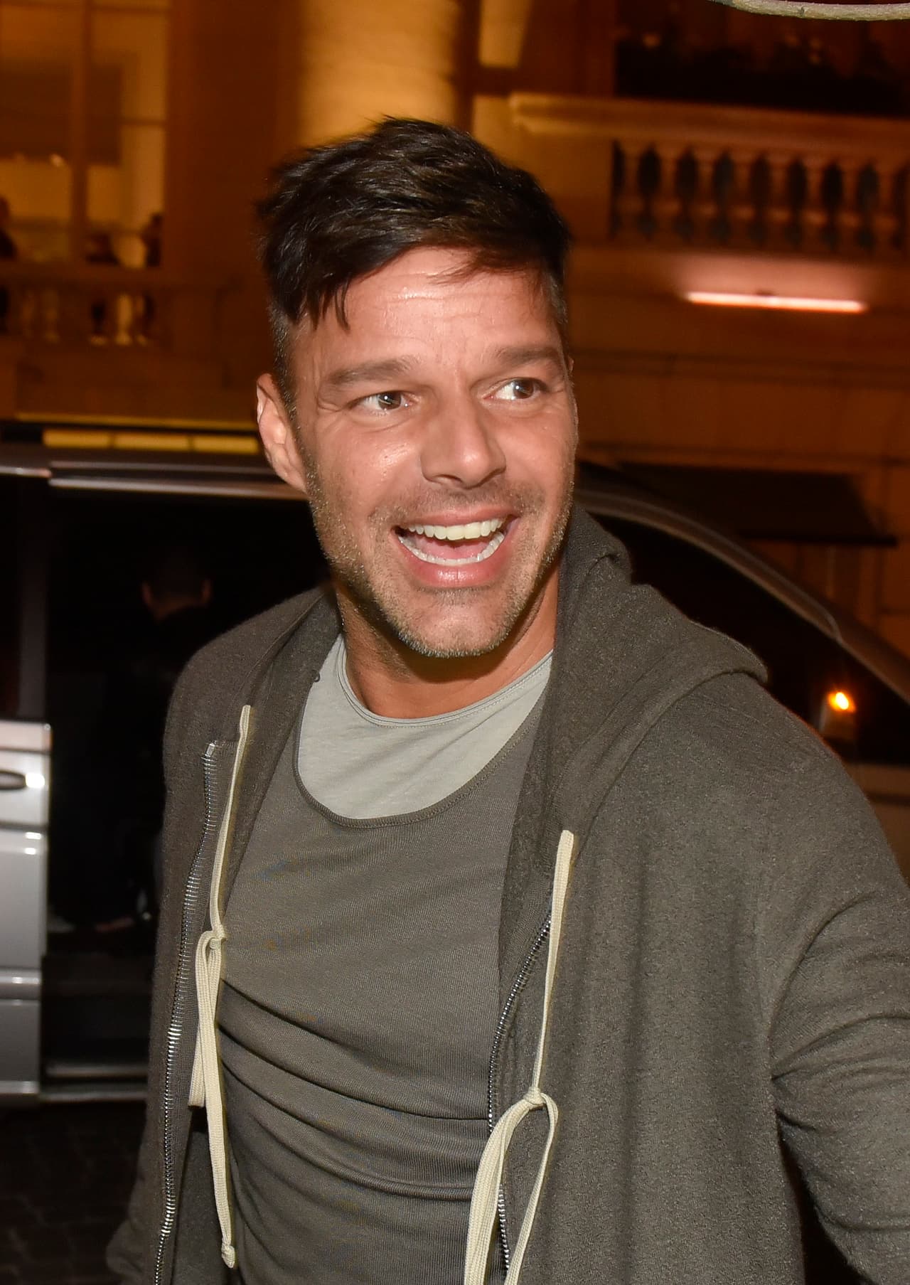 Nos encanta la buena vibra que irradia Ricky.