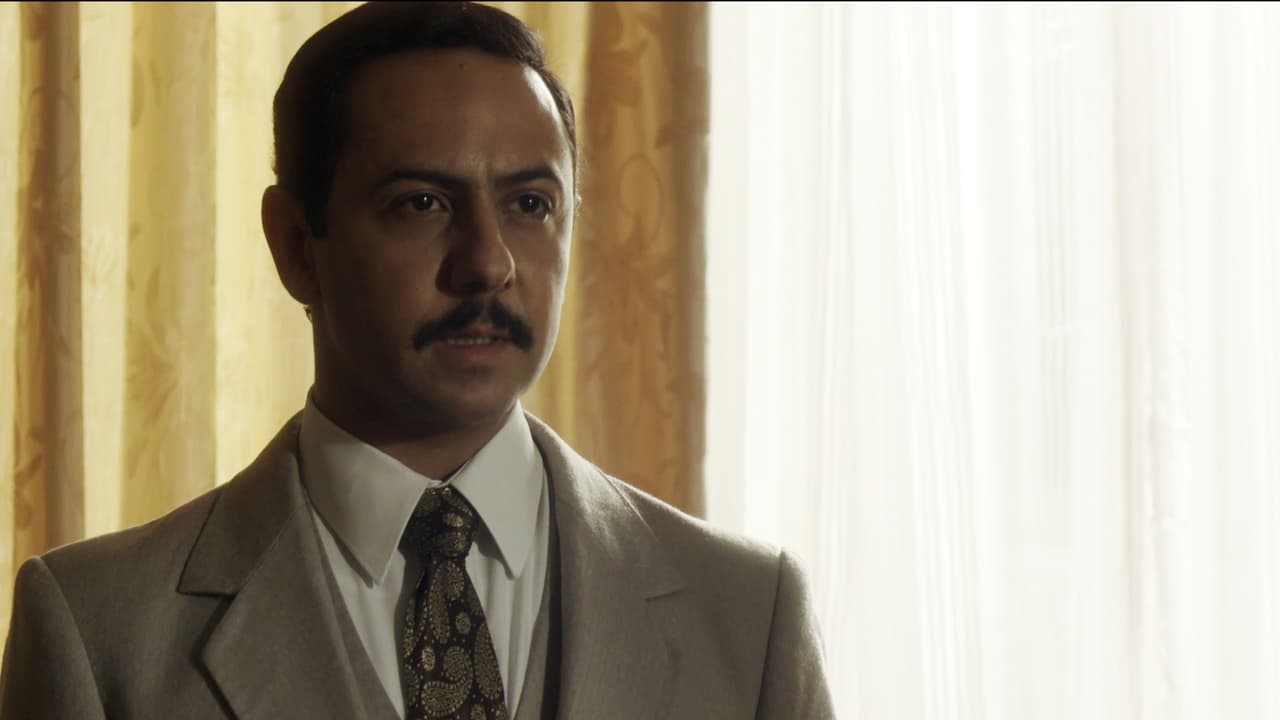 From the start, 
<b><a href="http://www.univision.com/series/el-chapo/humberto-busto-is-don-sol-in-el-chapo" target="_blank">Conrado Sol</a></b> proved to be an unscrupulous man who doesn’t he sitate to use others for his own personal gain. Little by little, he was promoted to higher government positions.