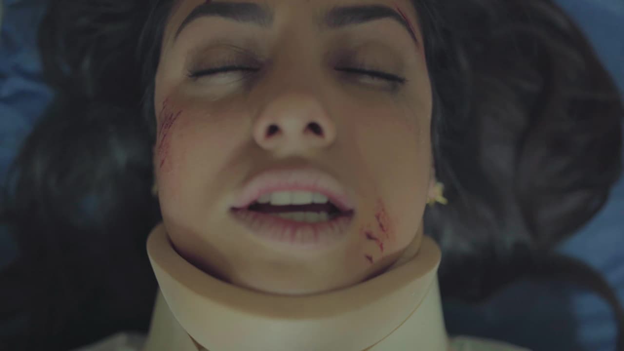 Mal herida, Adela fue trasladada al hospital. Su vida estaba en peligro.