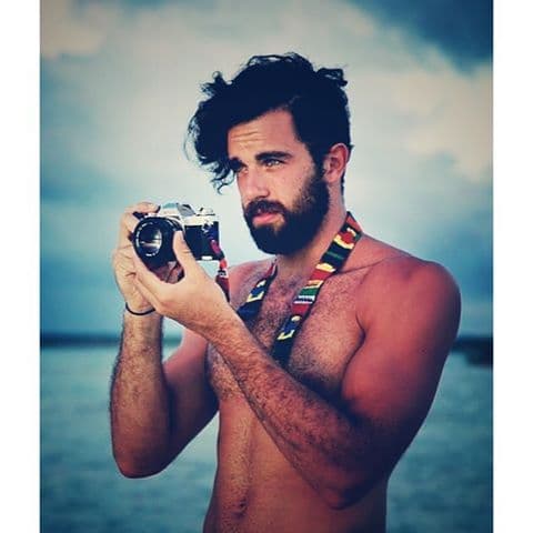 Una de las grandes pasiones del actor es la fotografía, por esa razón siempre carga su cámara, pues cualquier momento es perfecto para capturar una imagen.