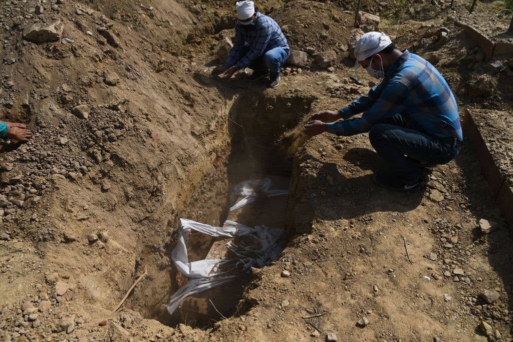 El país asiático registra alrededor de 300,000 casos nuevos de COVID-19 diariamente, tiene más de 2 millones de personas enfermas, y tan solo es superado por Estados Unidos como el país más afectado por la pandemia.