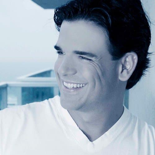 Decidió dejar su carrera definitivamente porque le hacía daño: "Comprendí que debía soltar a mi Dios, que eran la fama, el dinero y el poder: tenía ira y rabia. Ahora sé cómo honrar a mi mujer y cómo tratar a mis hijos".