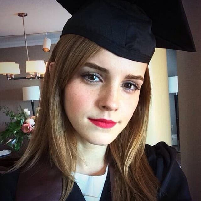 Emma Watson se graduó en literatura inglesa por la Universidad de Brown.