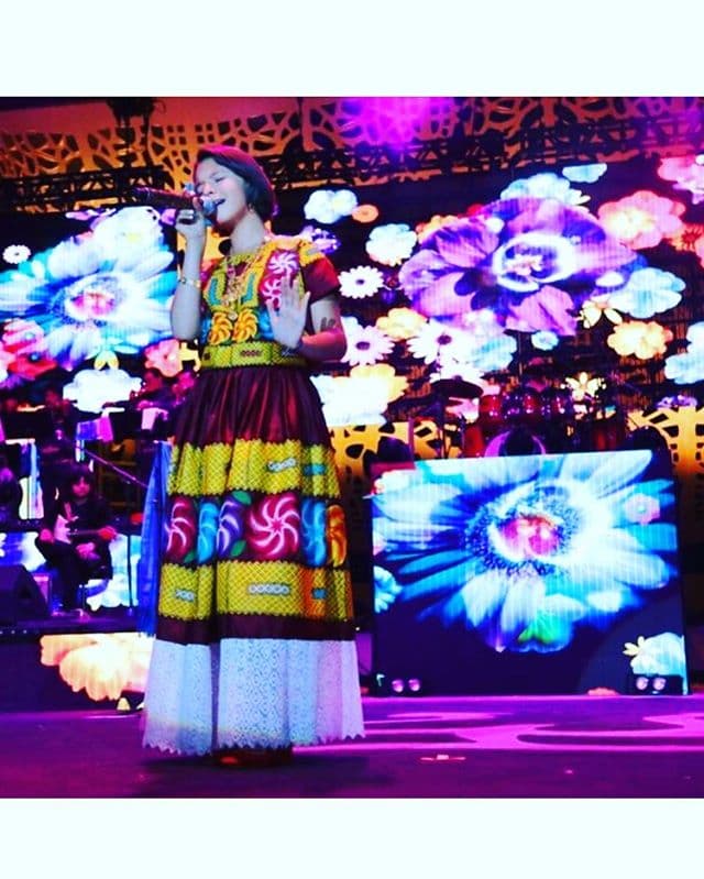 Ella nació un 8 de octubre de 2003 en Los Ángeles, CA mientras su padre se encontraba de gira en dicha ciudad.