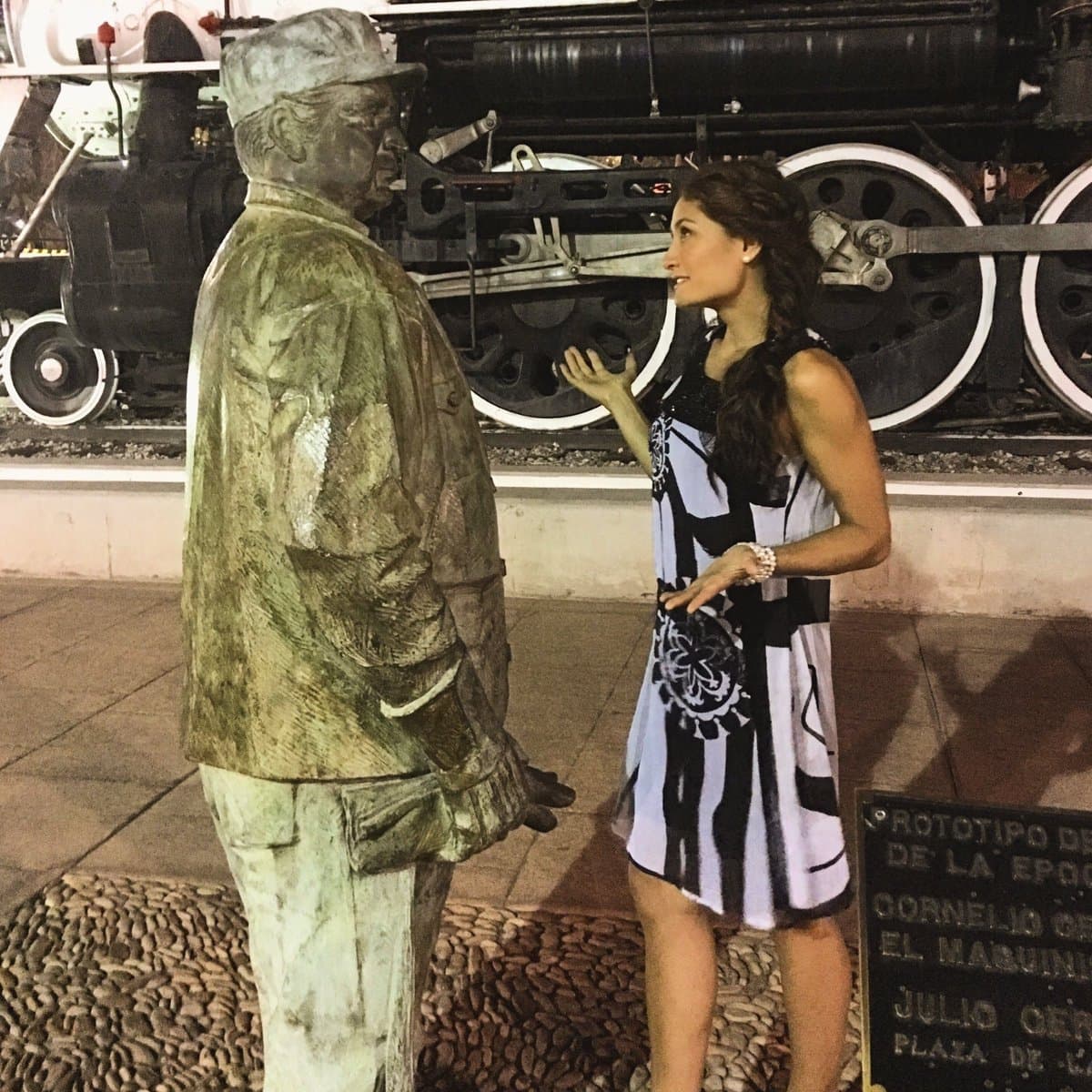 De acuerdo con información de TvyNovelas, en 2016 la pareja inició una relación, misma que fue confirmada hasta abril de 2017.