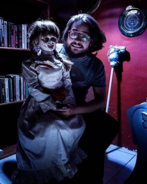 Aunque sigue muy cerca de los medios de comunicación, ahora trabaja detrás de cámaras.