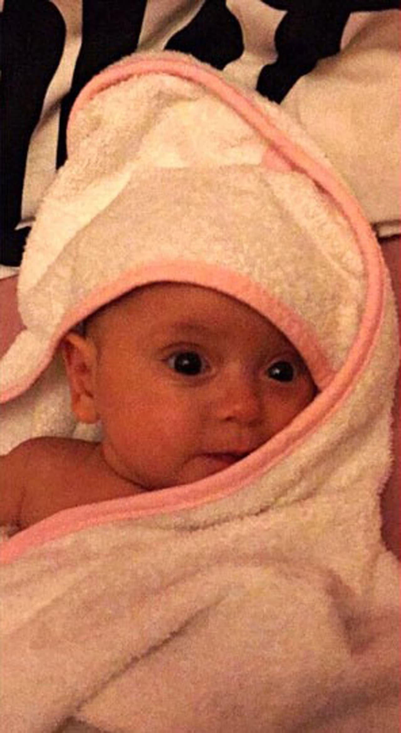 Un día llevó un libro a la sala de recuperación donde su hija aguardaba.