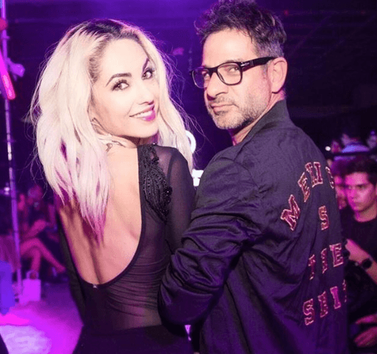 Durante 2017 y hasta mayo de 2018, la actriz mostró una cabellera rubia platinada.