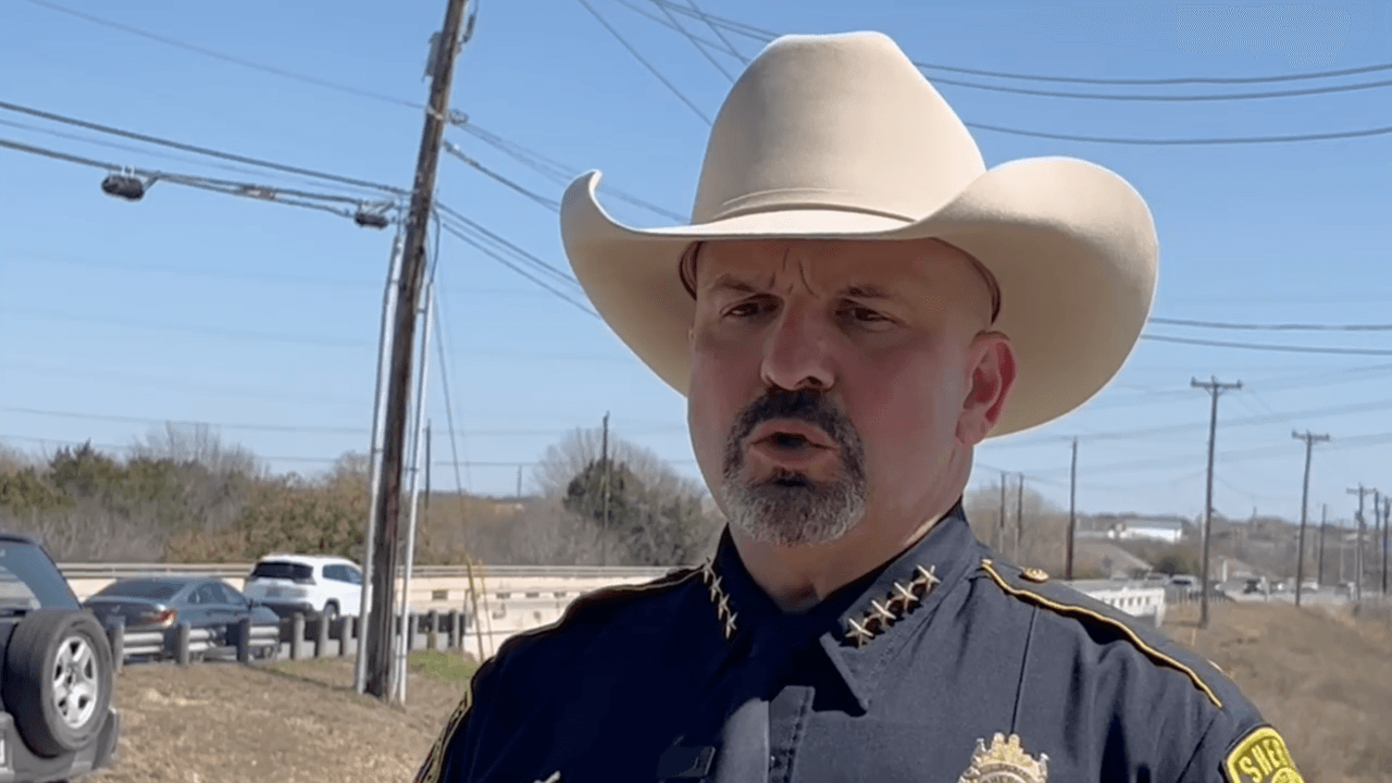 <h2 class="cms-H2-H2"><b>Las autoridades no han anunciado sospechosos o personas de interés en la muerte de la joven cubana</b></h2>
<br>
<br>Aunque se ha confirmado que Mariadelis murió, las autoridades no han revelado hay sospechosos o personas de interés en su caso de apuñalamiento.
<br>
<br>La comunidad cubana del grupo de Facebook del que formaba parte ha estado dejando mensajes de aliento en publicaciones.