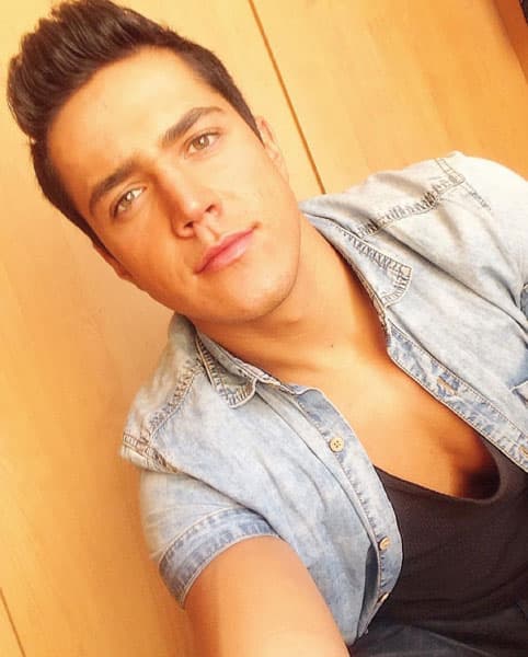 <b><a href="http://www.univision.com/novelas/pasion-y-poder/jorge-es-el-tercero-en-discordia-entre-regina-y-david-fotos">Mario Morán</a></b> es otro de los galanes, a él lo recordamos de la telenovela 'Pasión y Poder'.