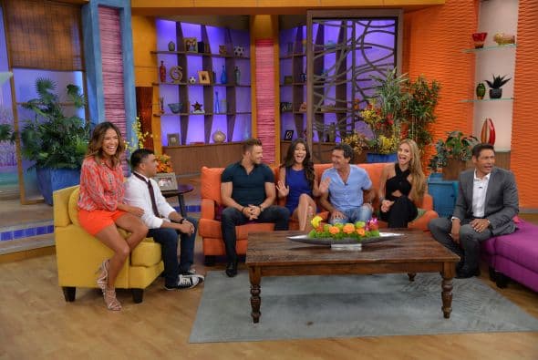 Una historia plagada de acción en donde veremos lucirse a estos guapos y fortachones actores.