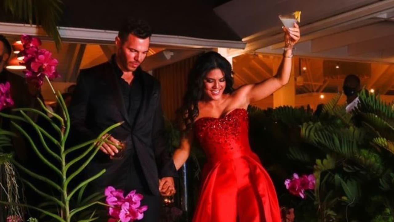 "Una noche italiana, de baile y fiesta": Francisca y Francesco gozaron con sus invitados previo a la boda