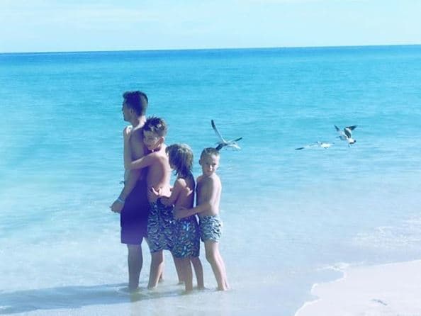 Aunque Alexis y Claudio no son hijos biológicos de Galilea, la presentadora ha dicho en varias ocasiones que los quiere como propios e, incluso, se refiere a ellos como "mis muchachos".