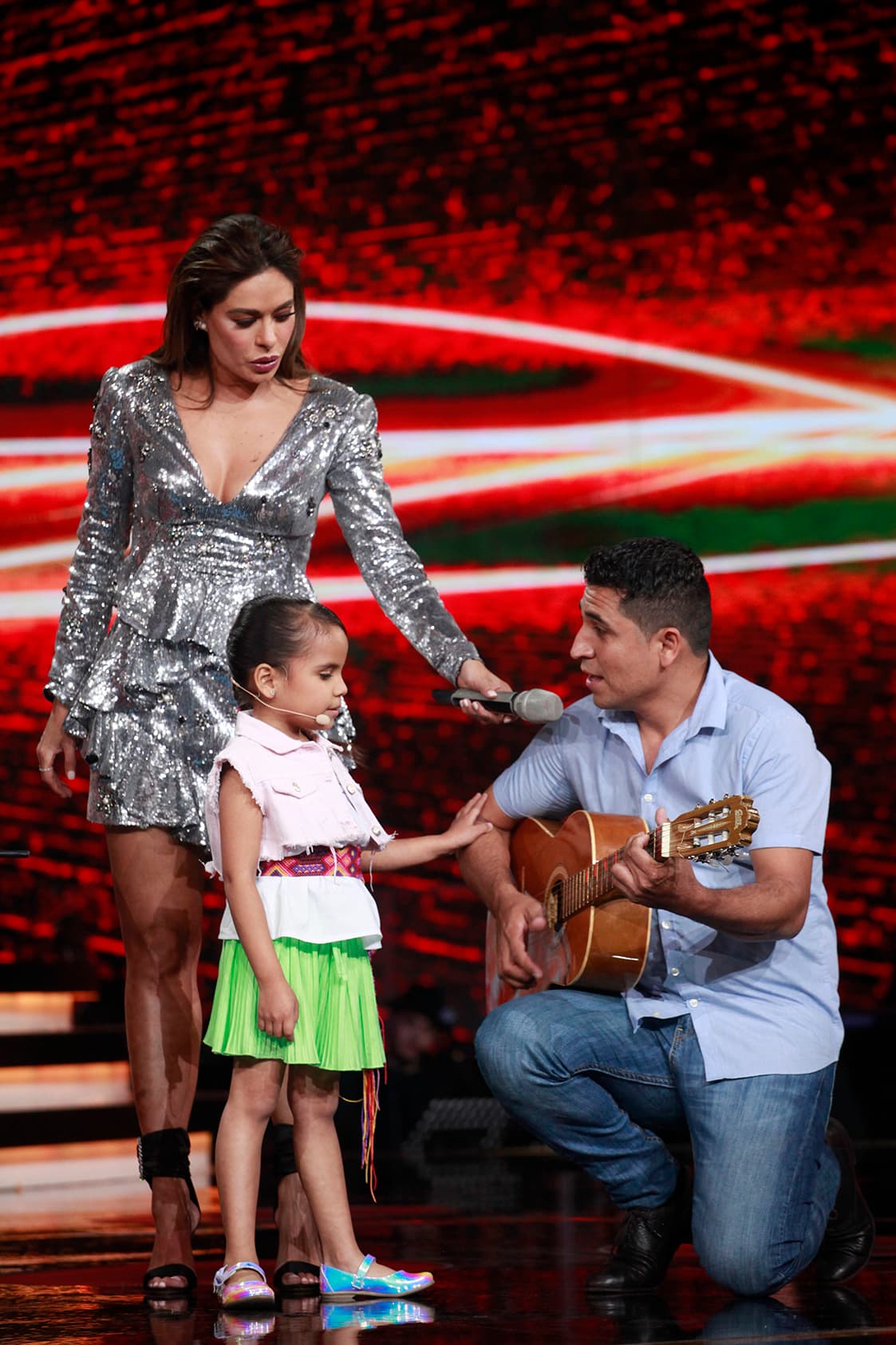 Galilea prestaba atención a la letra.