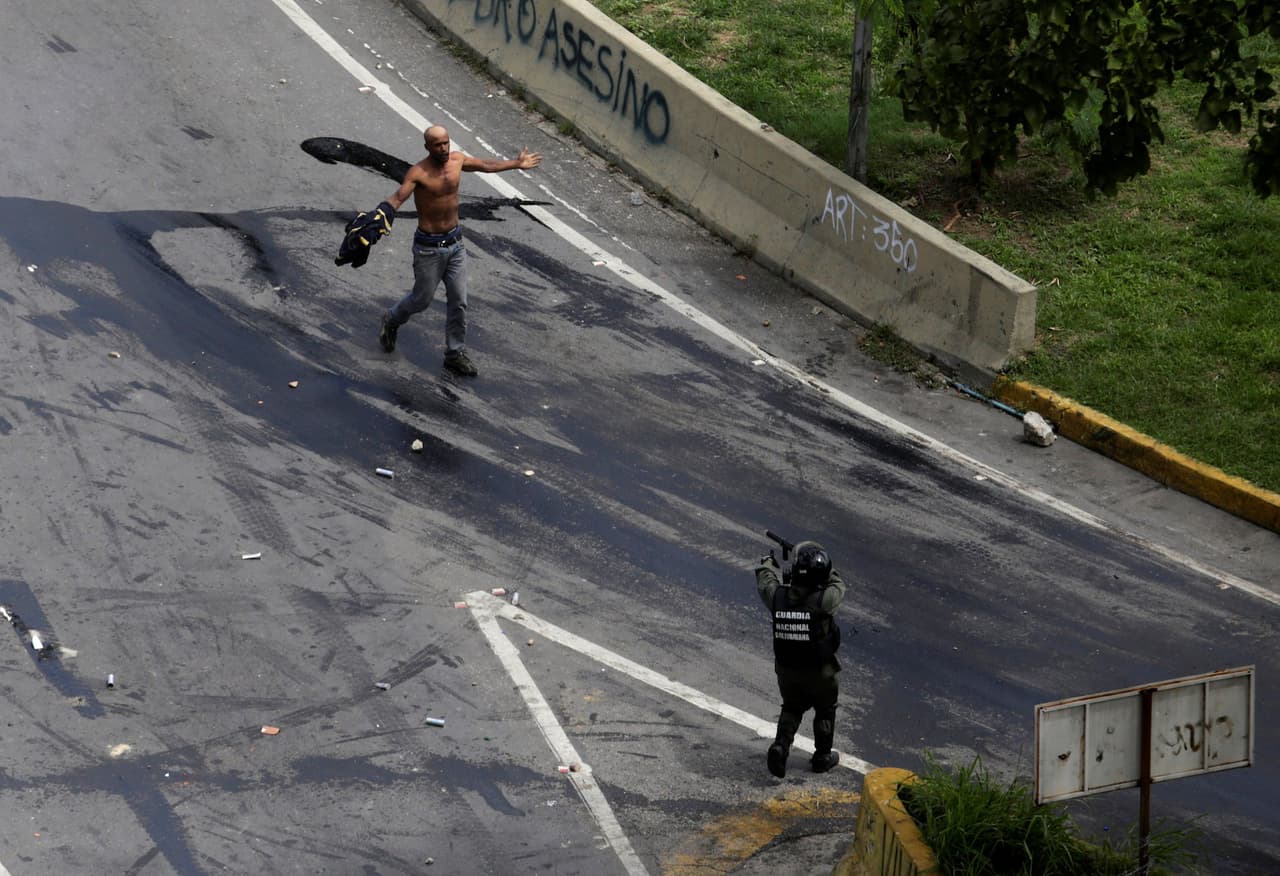 Dos personas mueren en protestas durante el paro convocado por la oposición en Venezuela