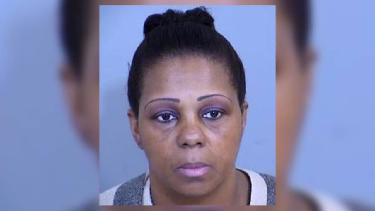 Sentencian a mujer que se hacía pasar por enfermera y ejercía la medicina sin licencia en Arizona