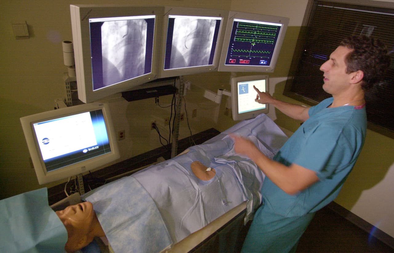 Hace diez años, otra investigación demostró que la mayoría de los pacientes calificados para recibir un desfibrilador, y que lo recibieron, fueron blancos.