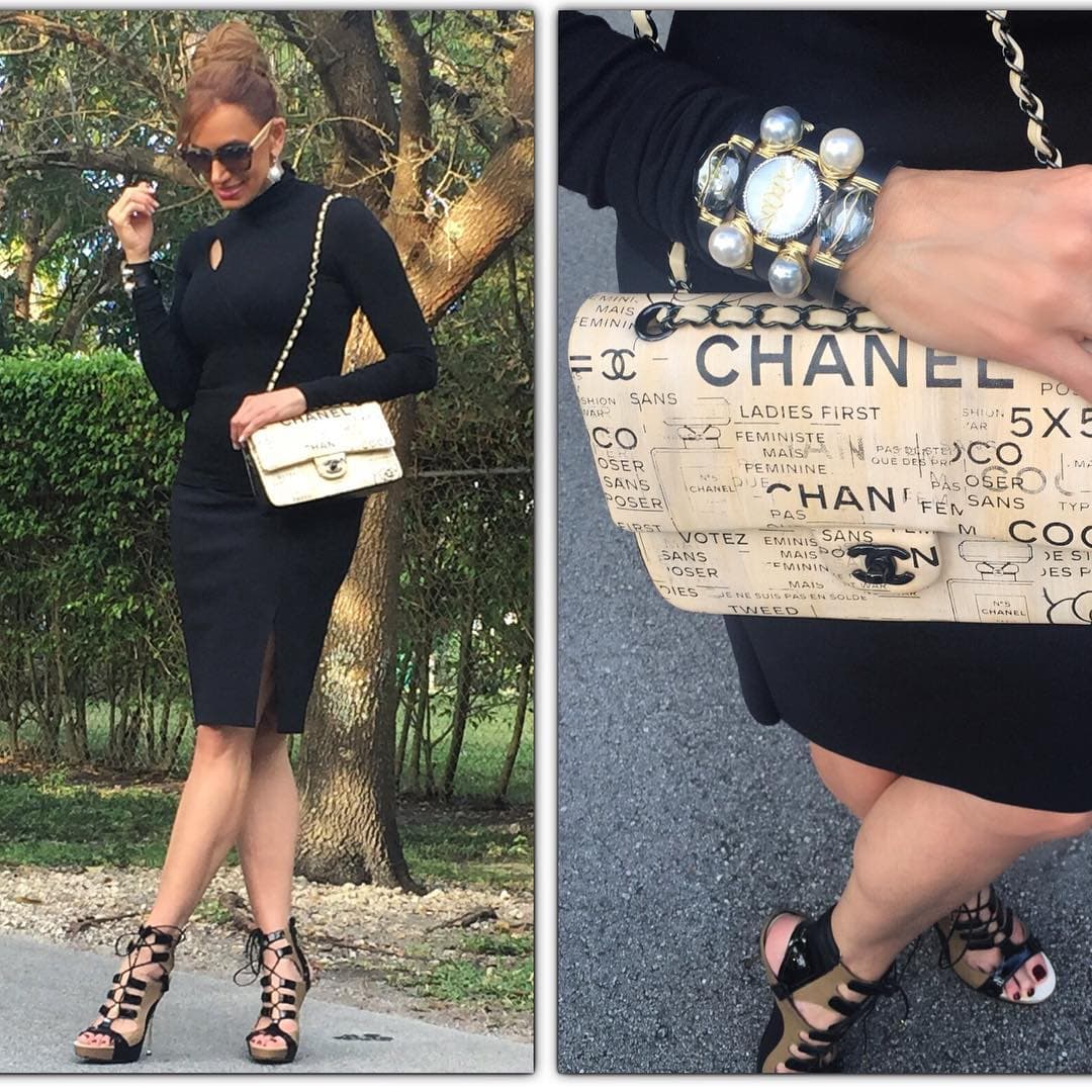 Pero no solo en las alfombras rojas Lili se deja ver elegante, con este vestido negro podría asistir a una cena.