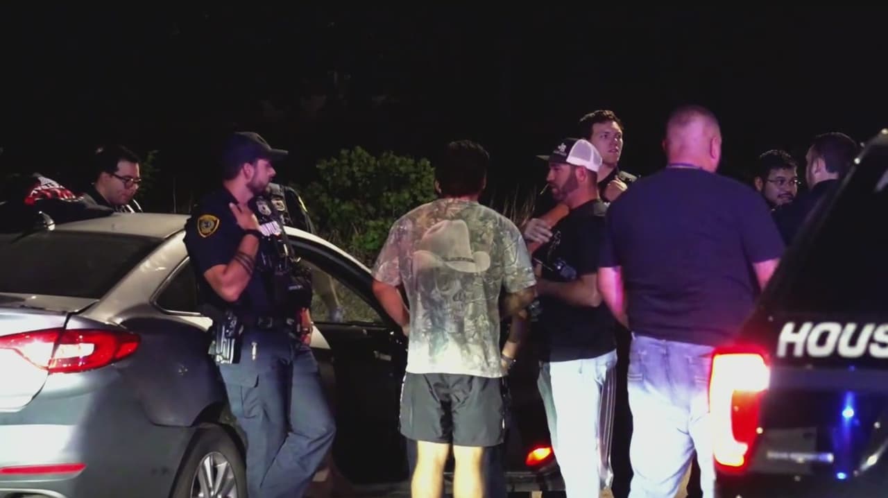 Una mujer, su novio y su expareja son arrestados tras tiroteo en gasolinera del noreste de Houston