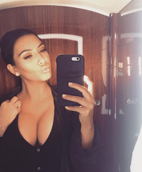 "No me drogo, rara vez tomo, jamás he cometido un crimen - ¿pero soy un mal modelo a seguir por estar orgullosa de mi cuerpo?", anota.