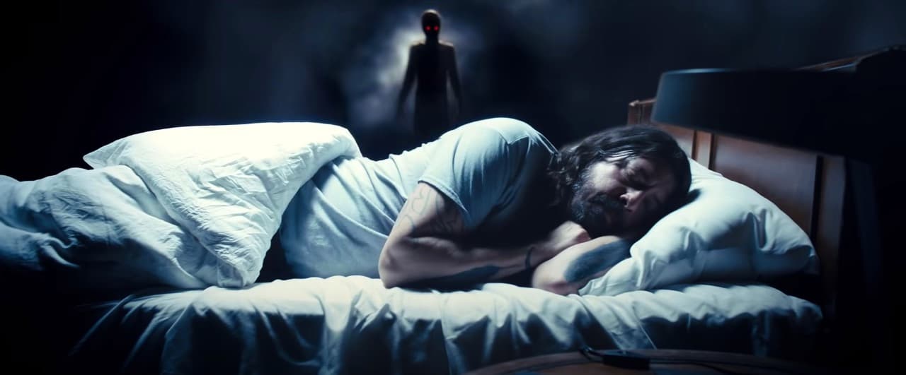 <b>Dave Grohl</b>
<br>Próximamente, la banda de rock Foo Fighters estrenará la película de terror musical ‘Studio 666’, en la que los integrantes de la agrupación se verán envueltos en una situación paranormal mientras graban un disco.