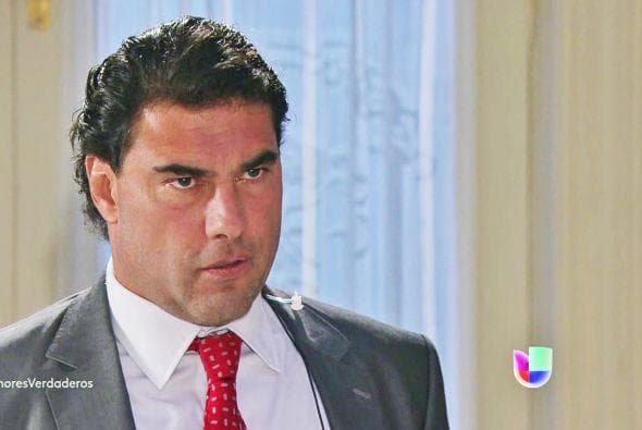 <b><a href="http://www.univision.com/temas/eduardo-yanez">Yáñez</a></b> se impuso ante el director de escena de 'Amores verdaderos' y no quería acatar sus órdenes. El actor realizó la escena a su manera, Salvador Garcini lo regañó y Eduardo le respondió con gritos e insultos.