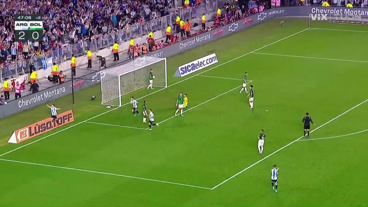 ¡Argentina aplasta a Bolivía! Julián mete el 3-0 a favor de Argentina!