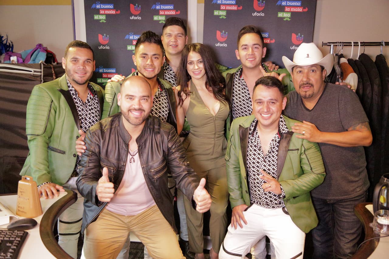 Una buena platica con 
<a href="https://www.facebook.com/BandaCarnavalOfficial/?fref=ts">Banda Carnaval.</a>