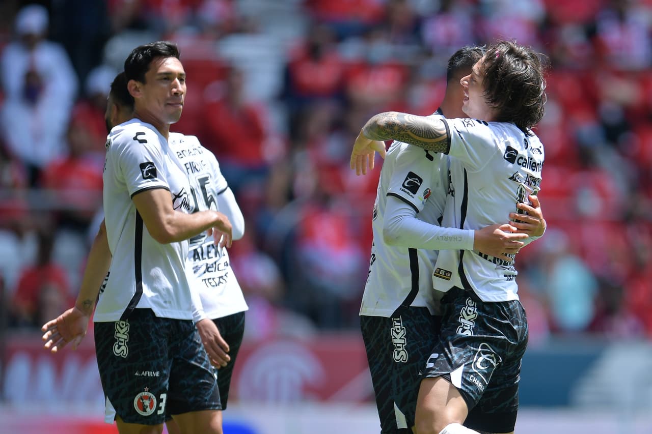 Toluca vino de atrás para vencer a los Xolos con goles de Carlos González, Jean Meneses y Camilo Sanvezzo.