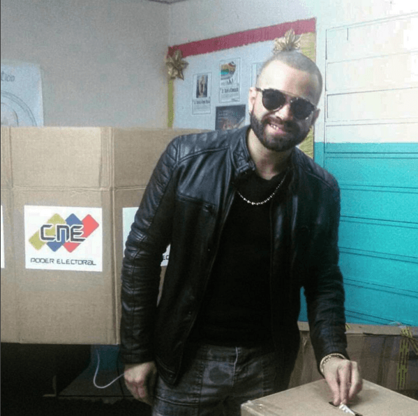 Ante las declaraciones, Nacho no tardó en contestar a su excompañero con insultos y con evidente enojo.