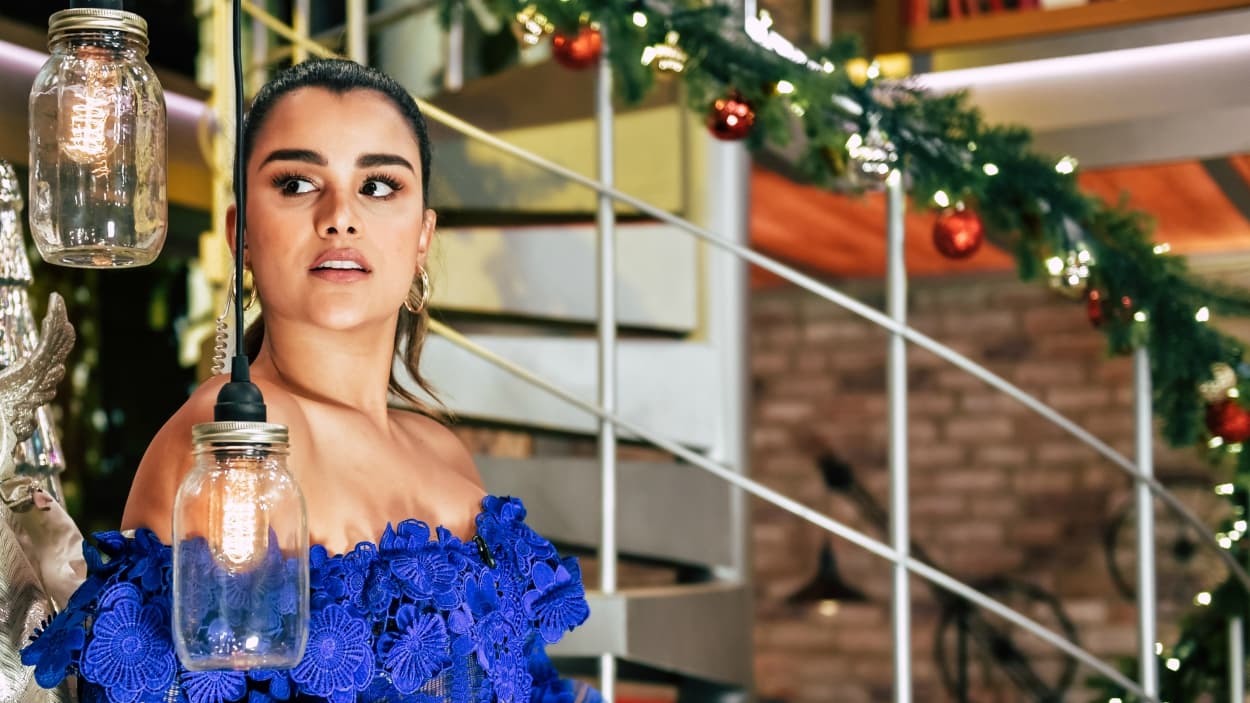 "Algún día me gustaría conocer en persona a
<b>Chris</b>
<b>Hardwick y Dwayne Johnson ('The Rock') </b>me encantaría conversar con ellos de cómo se preparan para sus personajes, hablar de todo".
<br>