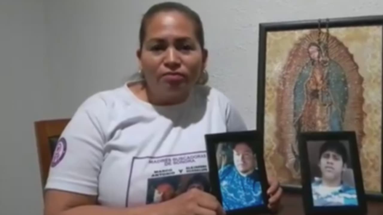 "Se escuchaban aullidos de lobos": Ceci Flores, la madre 'buscadora' de México, relata sus horas varada en el desierto