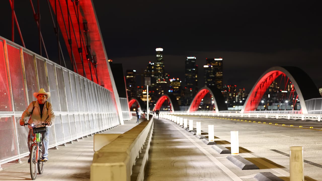 Señales, equipos y recomendaciones ante el aumento de cifras de ciclistas atropellados en Los Ángeles