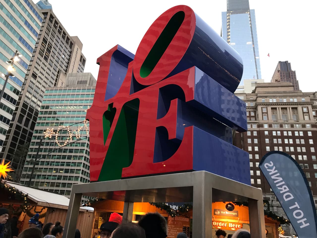No puede faltar una foto para Instagram en la famosa escultura LOVE en el siempre visitado LOVE Park.