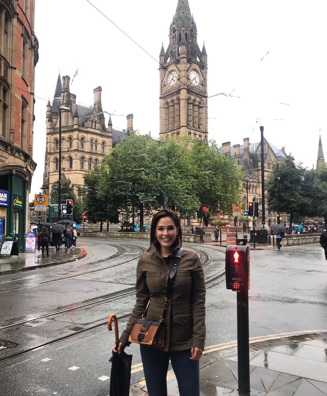 Karla Martínez está pasando unas vacaciones familiares extraordinarias en Reino Unido. Luego de pasear por Edimburgo, la capital de Escocia, llegó a Mánchester, Inglaterra.