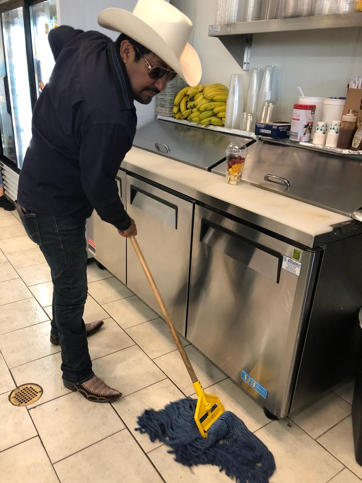 El Feo se llevó el trabajo más fuerte, pero por lo menos salieron sin deudas de la heladería.