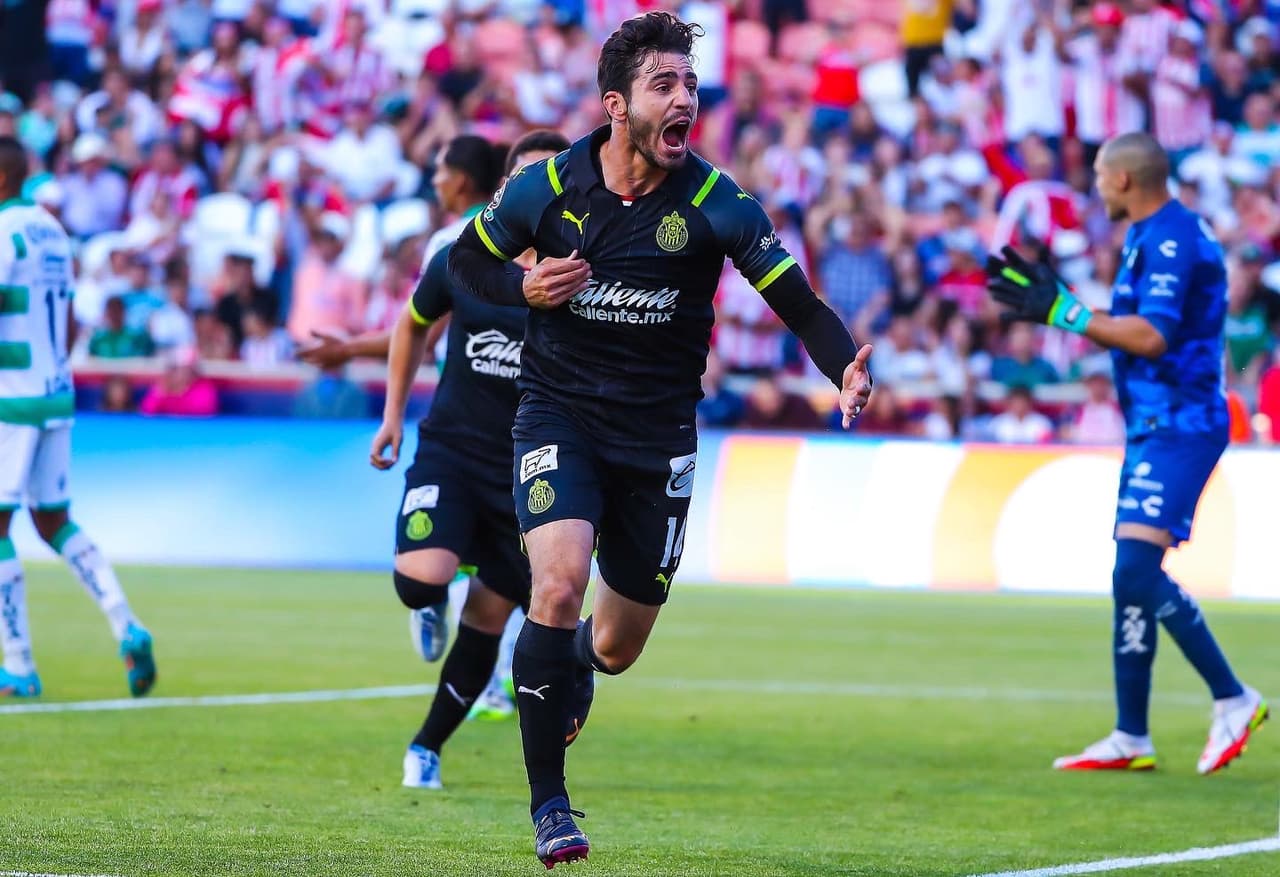 Las Chivas derrotaron a Santos Laguna por marcador de 3-1 en partido de pretemporada celebrado en Salt Lake City.