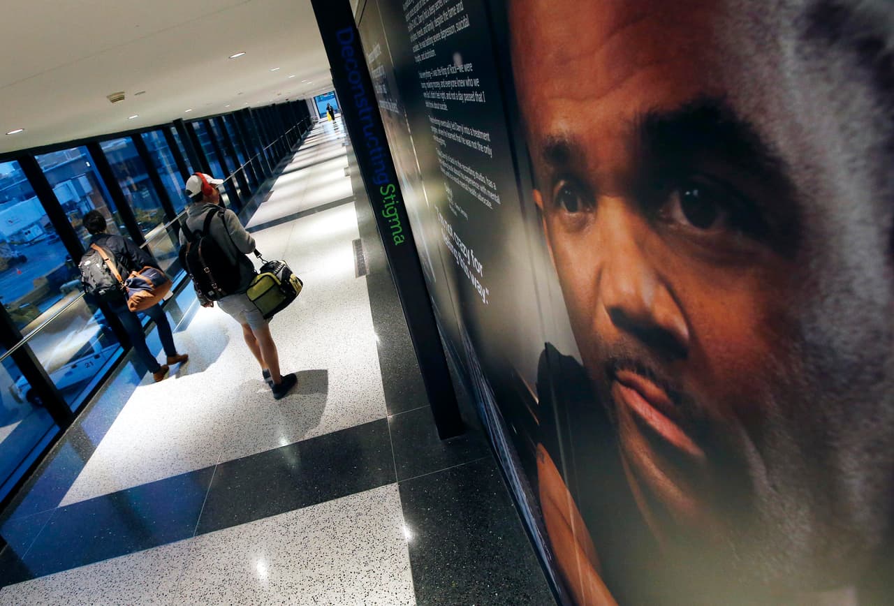 El estudio indica que se ha visto reducido el acceso a los servicios de salud mental para las personas que sufren de angustia emocional.