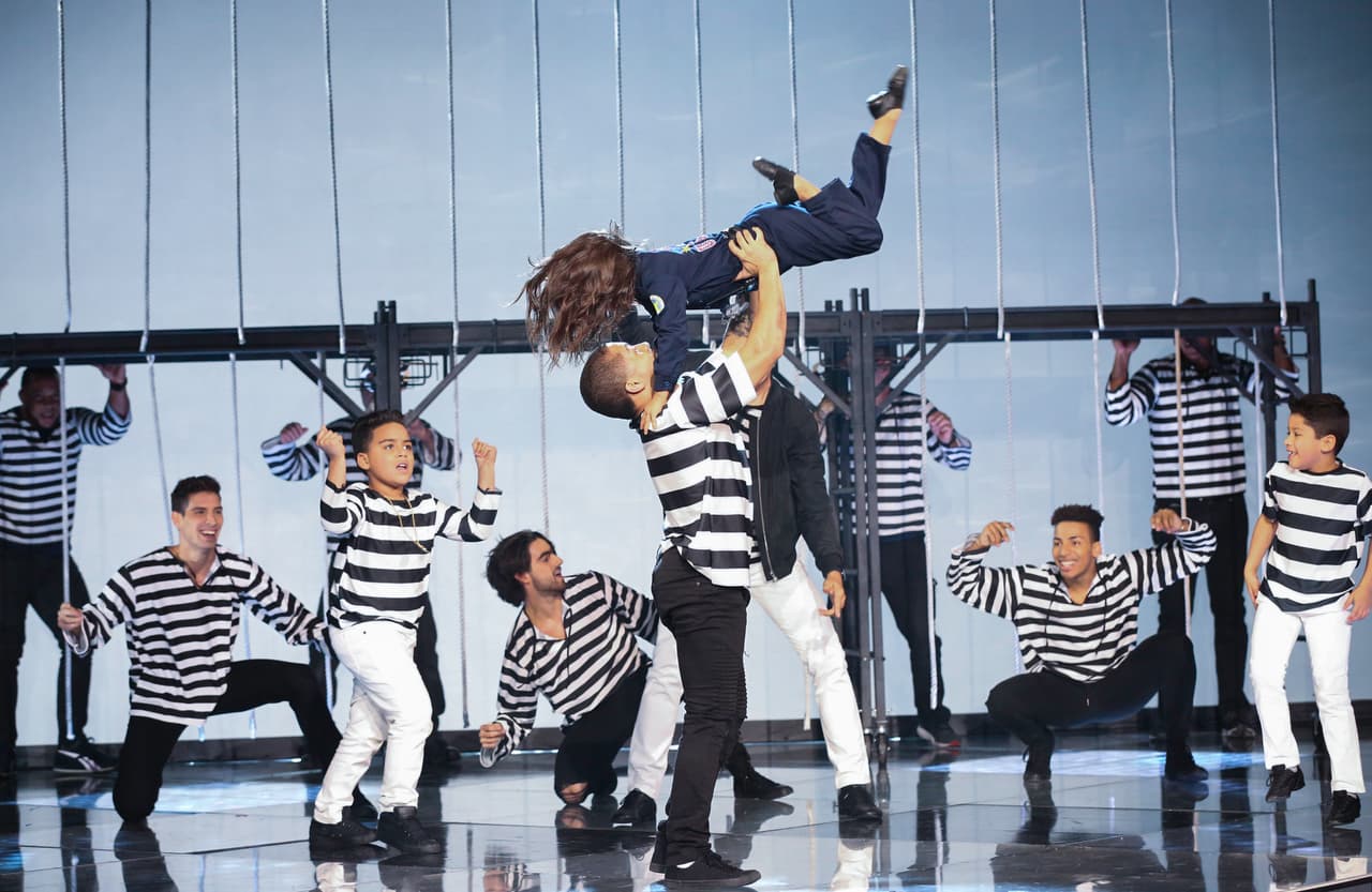 El equipo hizo un performance de 'La Plaga'.