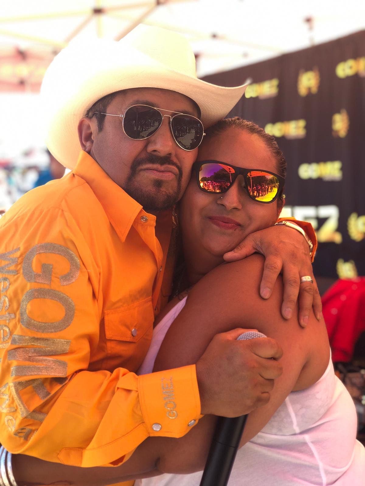 <b>Andrés</b> anduvo en su actitud de galán.