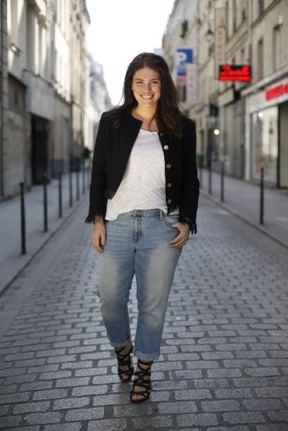 En cambio, si eliges tu talla correcta en una prenda que te favorezca podrás lucirte con seguridad a donde quiera que vayas.