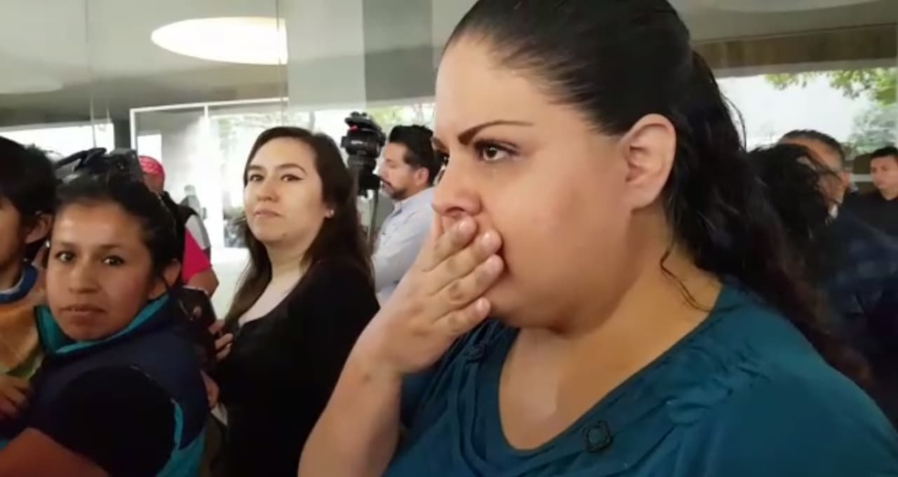 Alejandra le contó a Univision Entretenimiento que ella tampoco ha podido ver a sus hijos fuera de los juzgados. Por eso, el actor y ella sintieron esa conexión.