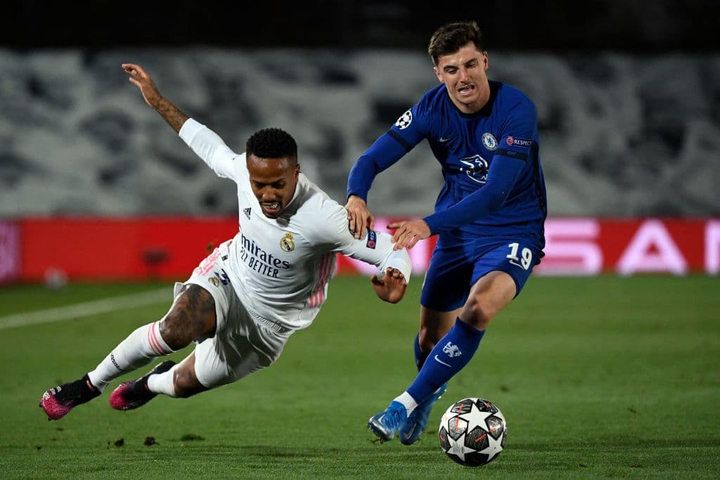 Christian Pulisic abrió el marcador al minuto 14 y Karim Benzema anotó el gol del empate definitivo al minuto 29. Real Madrid deberá sair a buscar goles en la vuelta en Londres o no podrán conquistar la deseada copa.