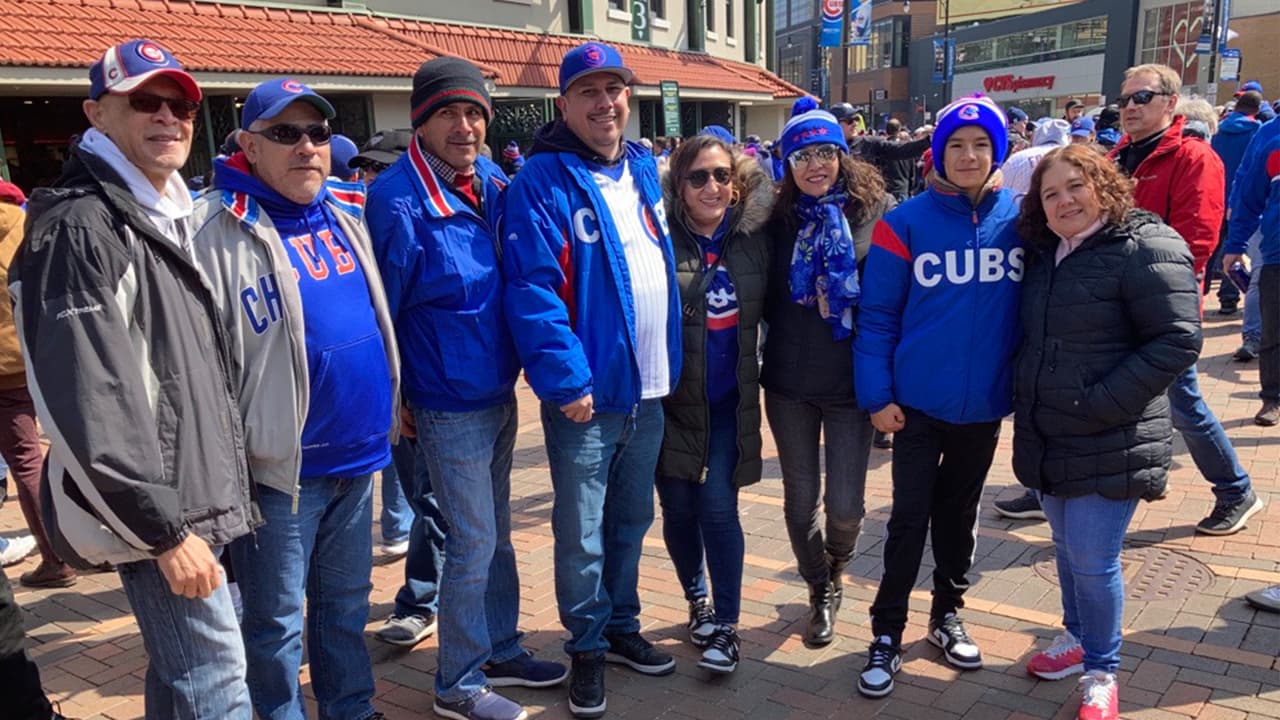 Los aficionados de Chicago no dudaron en apoyar al equipo local, aun ante las bajas temperaturas.